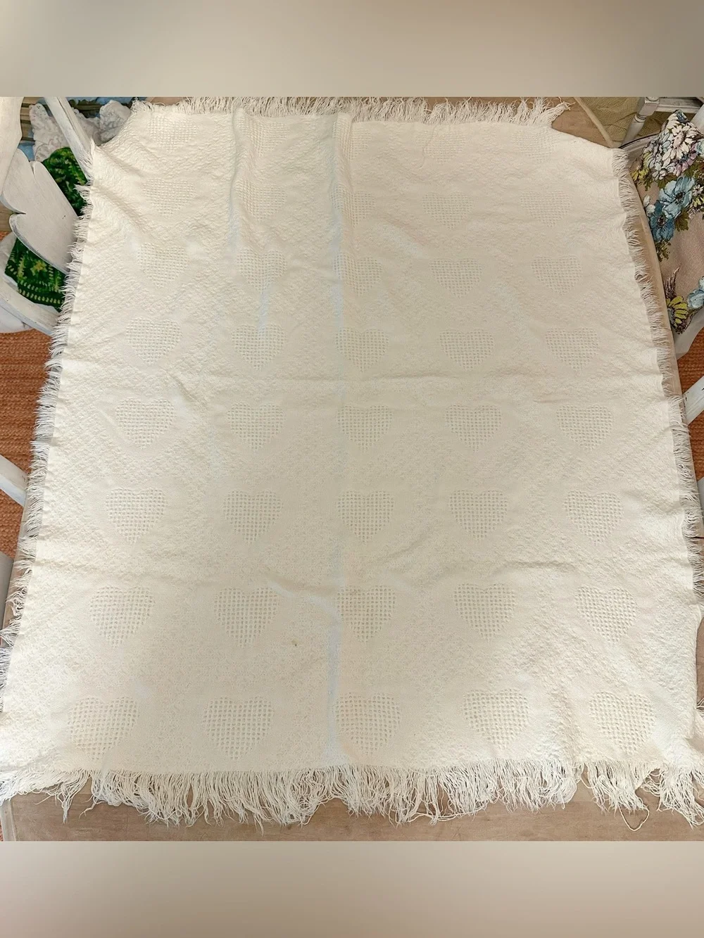 White Heart-Patterned Throw Blanket